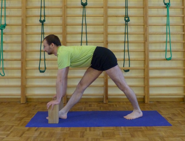 parsvottanasana joga klocek