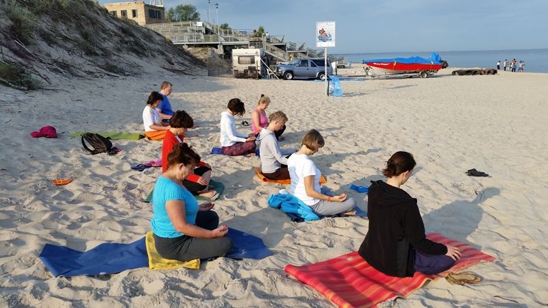 joga_lazy_2014_pranajama Joga - Ćwiczenia dla Początkujących - Ośrodek Hatha Jogi